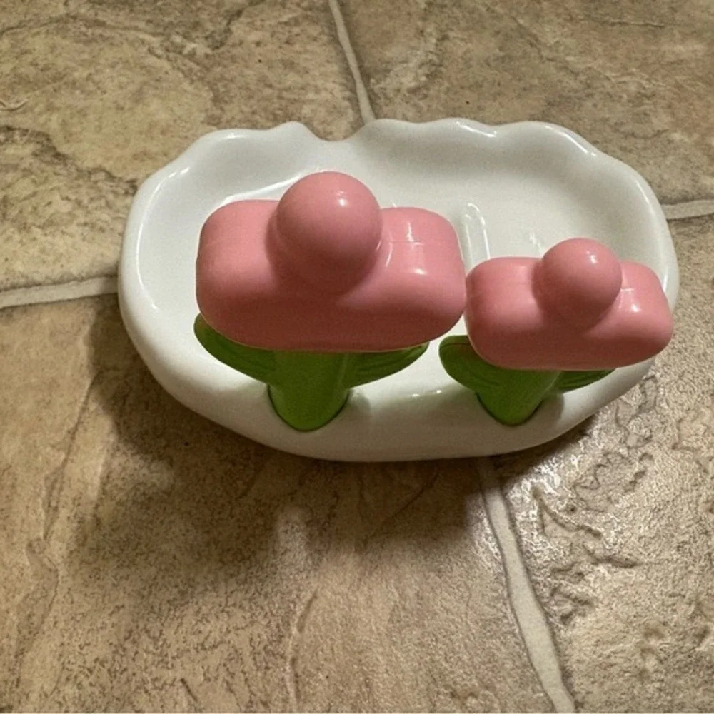 Cute Flower Soap Dish White & Pink ABS Soap Holder Tray | Floral Design for bath